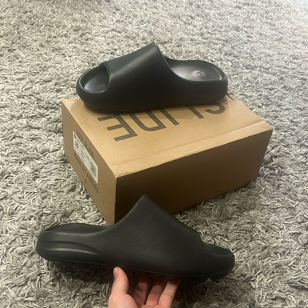 Yeezy slide onyx size 10 NO BOX